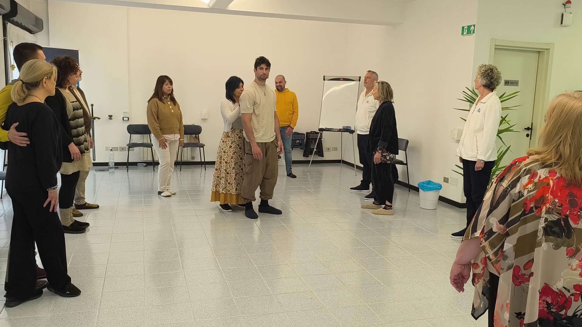 Corsisti della Scuola durante un esercizio esperienziale di gruppo nella sede SIDDHI